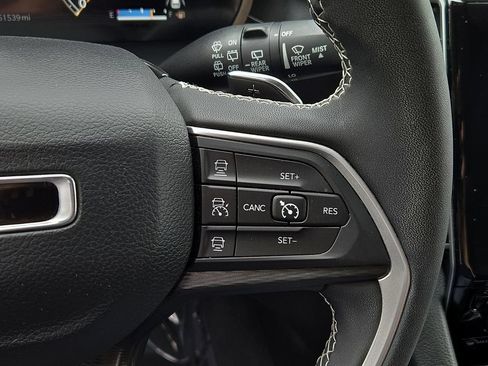 Certified 2023 Jeep Grand Cherokee Laredo X AWD/4WD image 22