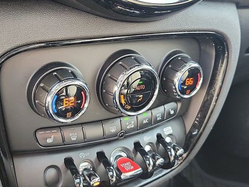 Used 2022 MINI Cooper Clubman S w/ Premium Package image 17