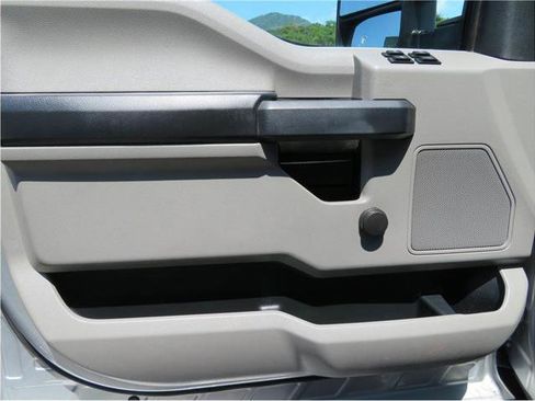 Used 2017 Ford F250 XL w/ Snow Plow Prep Package image 12