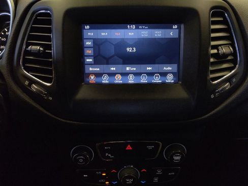 Used 2018 Jeep Compass Sport w/ Tech Group FWD image 25