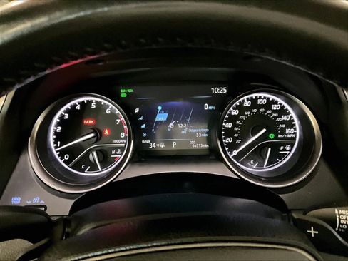 Used 2023 Toyota Camry SE image 25