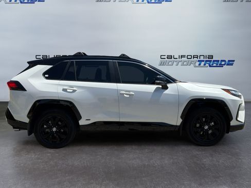 Used 2023 Toyota RAV4 XSE AWD/4WD image 4