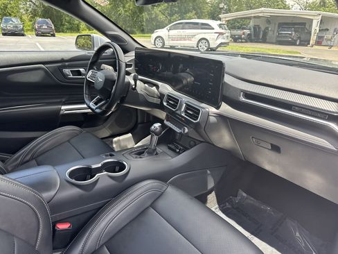 Used 2025 Ford Mustang Premium RWD image 27
