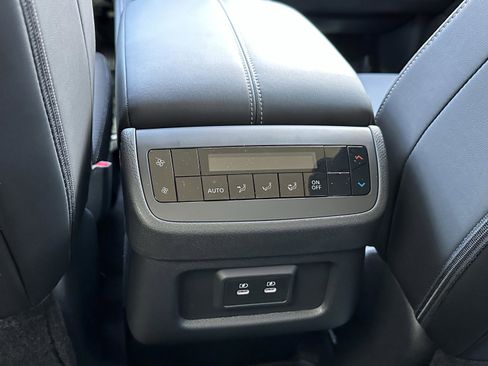 New 2026 Nissan Pathfinder SL AWD/4WD image 16