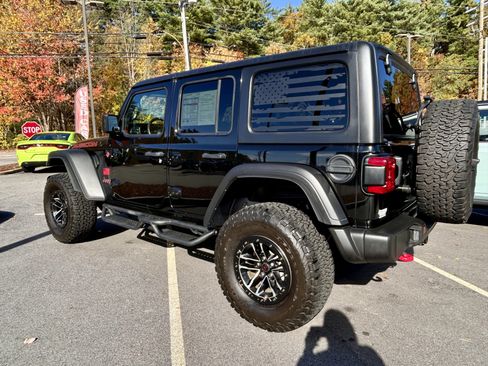 Certified 2024 Jeep Wrangler Unlimited Rubicon w/ XTREMEE 35" Tire Package AWD/4WD image 7