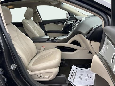 Used 2020 Lincoln Nautilus Reserve w/ Equipment Group 202A image 21