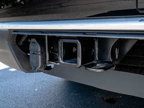 Certified 2025 Chevrolet Suburban LT AWD/4WD image 10