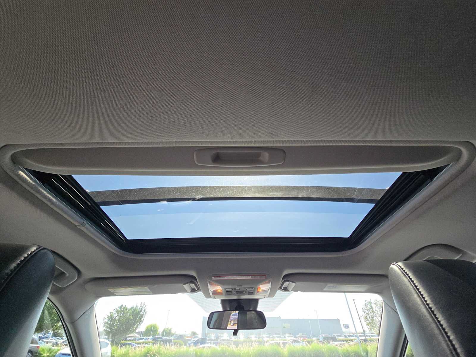 Used 2019 Toyota RAV4 XLE Premium w/ Carpet Mat Package FWD image 19