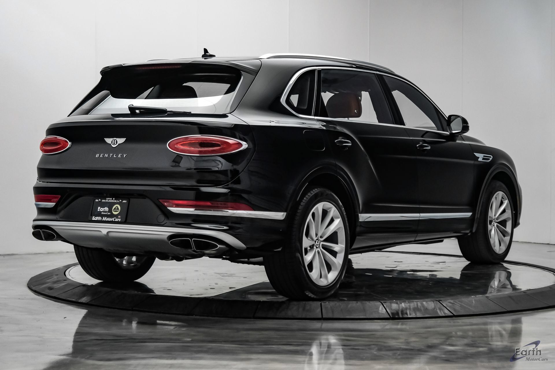 Used 2023 Bentley Bentayga Extended Wheelbase AWD/4WD image 14