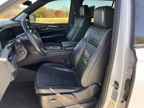 Used 2022 Cadillac Escalade ESV Sport Platinum image 22