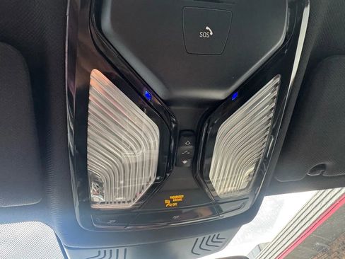 Used 2019 BMW 530e xDrive image 36