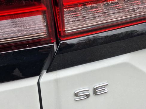 New 2026 Volkswagen Atlas Peak Edition AWD/4WD image 8