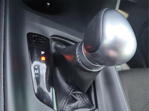 Used 2019 Toyota C-HR LE image 16