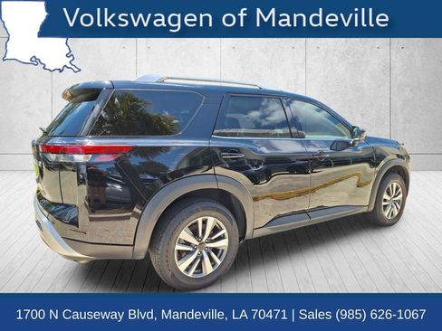 Used 2025 Nissan Pathfinder SL FWD image 5
