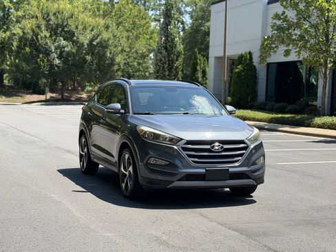 Used 2018 Hyundai Tucson Value w/ Cargo Package FWD image 1