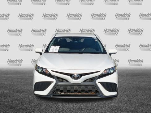 Used 2023 Toyota Camry SE FWD image 3