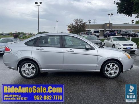 Used 2009 Ford Focus SES FWD image 4