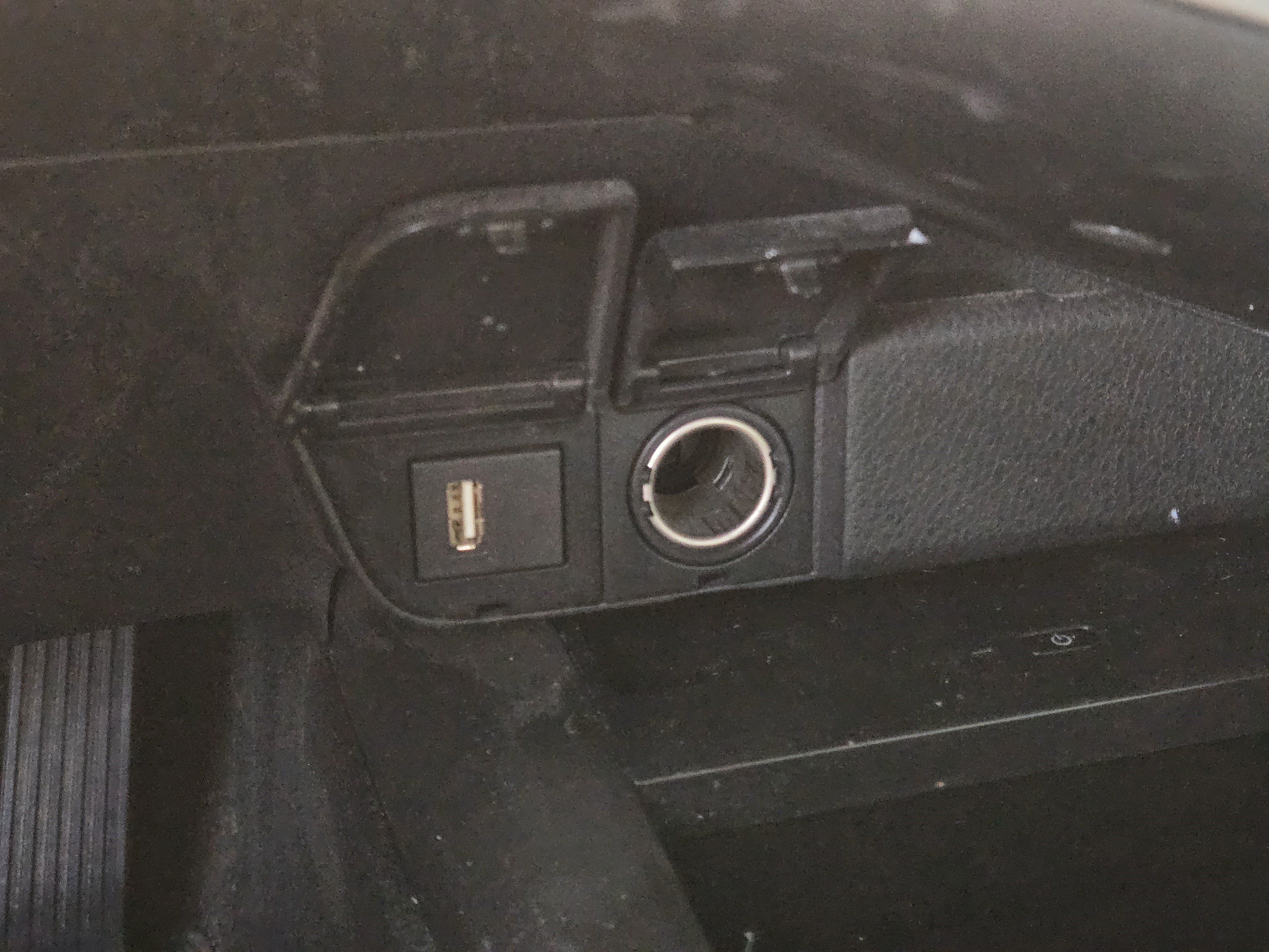 Used 2023 Toyota Camry XLE w/ Navigation Package FWD image 21