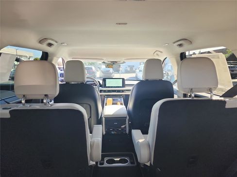 New 2026 Lincoln Aviator Premiere image 19