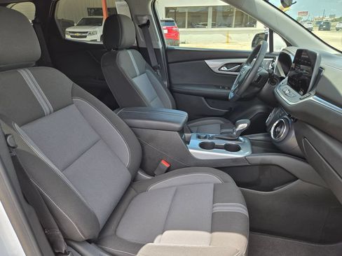 Used 2025 Chevrolet Blazer LT FWD image 26