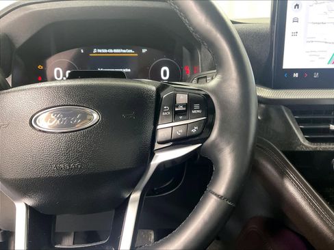 Used 2025 Ford Explorer Platinum w/ LUX Leather Package image 25