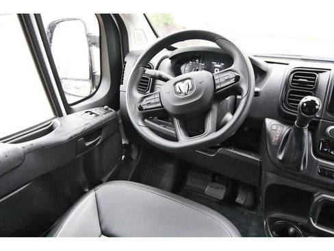 Used 2026 RAM ProMaster 2500 w/ Convenience Group FWD image 7