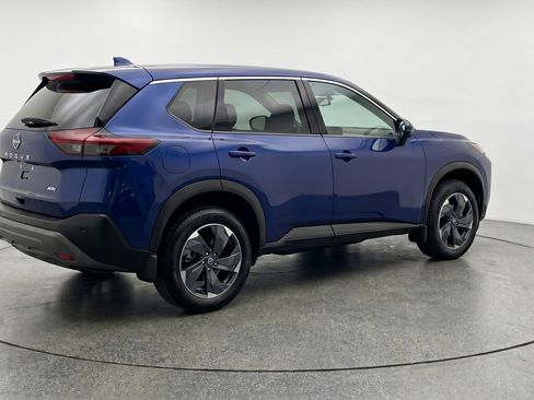 Used 2025 Nissan Rogue SV FWD image 9