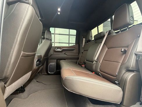 Used 2023 GMC Sierra 1500 Denali w/ Technology Package AWD/4WD image 11