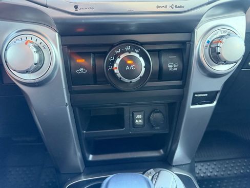 Used 2018 Toyota 4Runner SR5 Premium AWD/4WD image 36