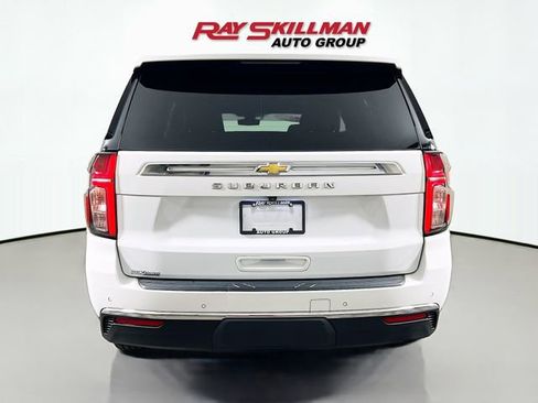 Used 2022 Chevrolet Suburban LT AWD/4WD image 6