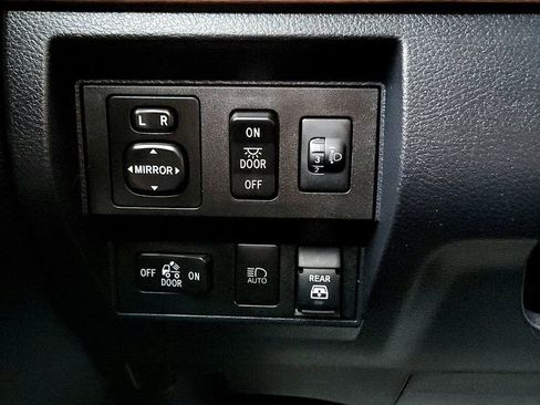 Certified 2020 Toyota Tundra Limited w/ Limited Premium Package AWD/4WD image 32