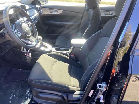 Used 2023 Kia Forte LXS w/ LXS Technology Package image 12