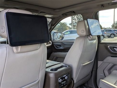 Used 2021 GMC Yukon XL SLT w/ SLT Luxury Plus Package image 15