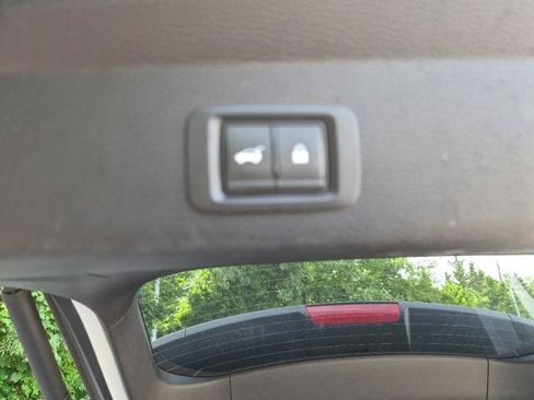 Used 2025 Mitsubishi Outlander SE AWD/4WD image 8