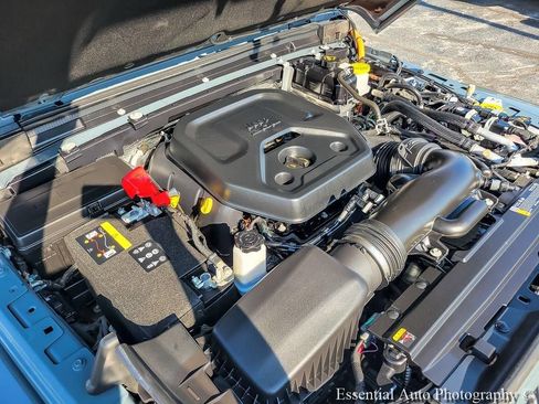 Used 2025 Jeep Wrangler Unlimited Sahara w/ Safety Group AWD/4WD image 25