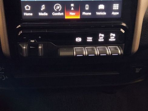 Used 2024 RAM 2500 Laramie w/ Safety Group AWD/4WD image 15