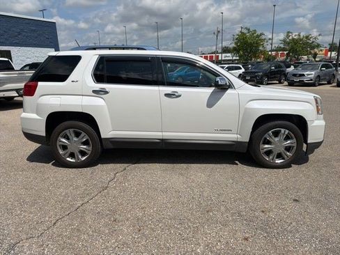 Used 2017 GMC Terrain SLT w/ Driver Alert Package I AWD/4WD image 6