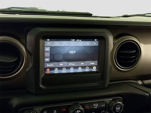 Used 2020 Jeep Wrangler Sport image 8