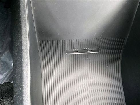 Used 2025 Volvo EX30 Ultra image 37