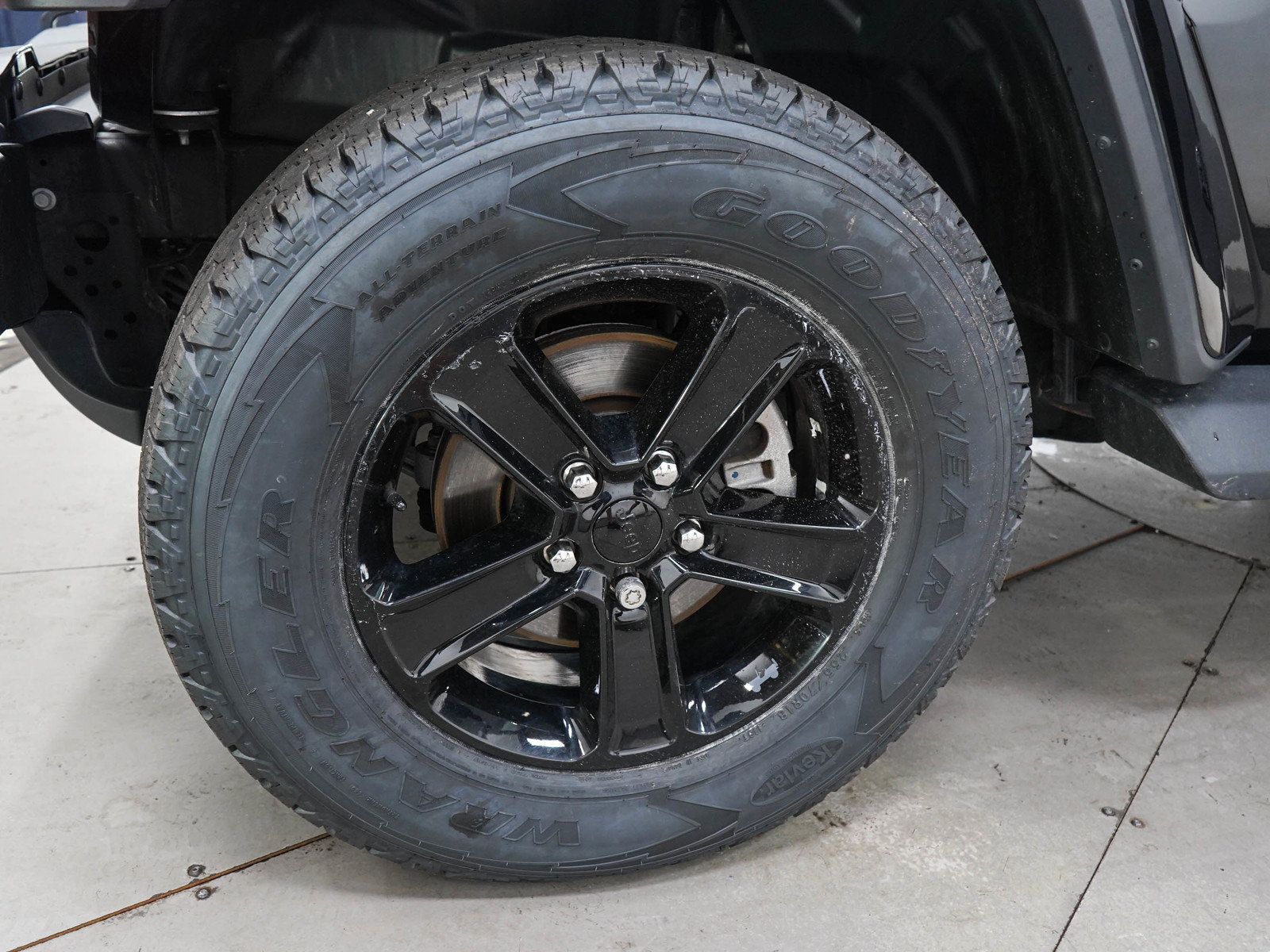 Used 2020 Jeep Wrangler Unlimited Sahara AWD/4WD image 27