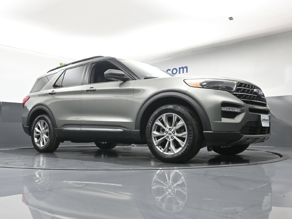 Used 2020 Ford Explorer XLT w/ Equipment Group 202A AWD/4WD image 28