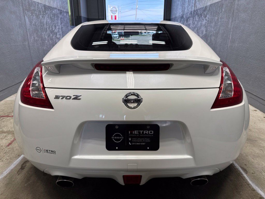 Used 2016 Nissan 370Z Coupe RWD image 20