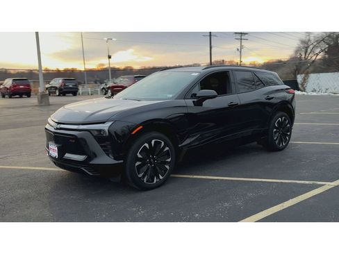 Certified 2025 Chevrolet Blazer EV RS image 4