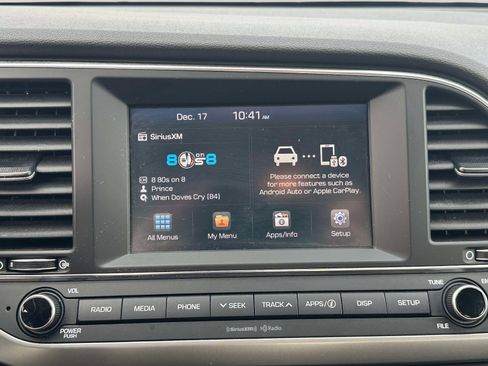 Used 2018 Hyundai Elantra SEL image 10