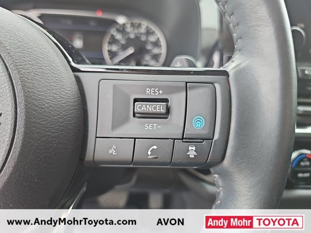 Used 2023 Nissan Pathfinder SL AWD/4WD image 17