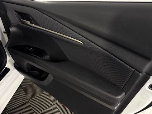 Used 2025 Toyota Camry SE image 30