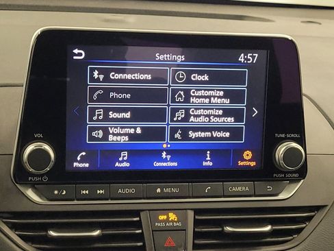 Used 2025 Nissan Altima 2.5 S FWD image 25