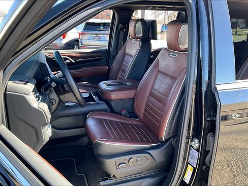 Used 2023 GMC Yukon Denali Ultimate image 8