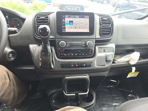 Used 2025 RAM ProMaster 2500 w/ U-Haul Equipment Group FWD image 21