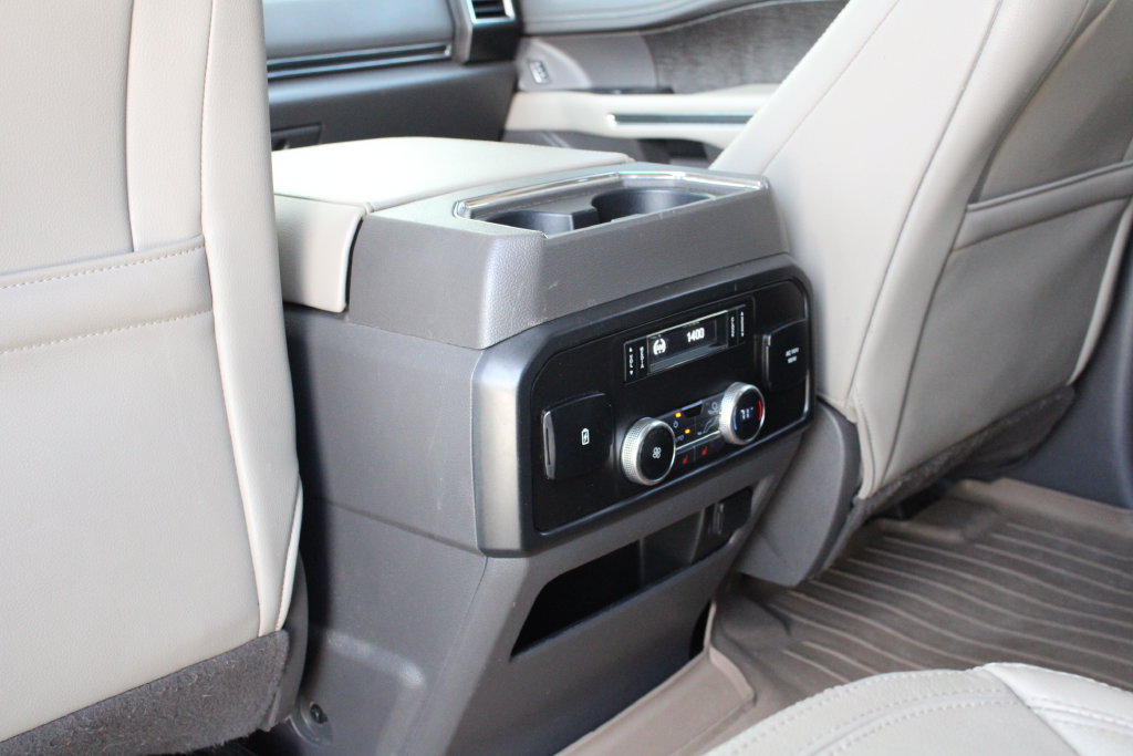 Used 2019 Ford Expedition Limited w/ Equipment Group 301A AWD/4WD image 24
